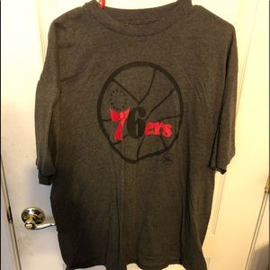 Majestic NBA 76ers Holiday men’s shirt size XL
